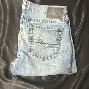 M7 Slim fit Ariat denim